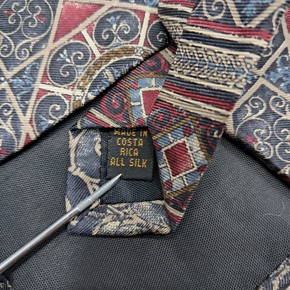Van Heusen 417 Mens‎ Silk Tie Navy Blue Burgundy Gold Geometric Scroll RN13388